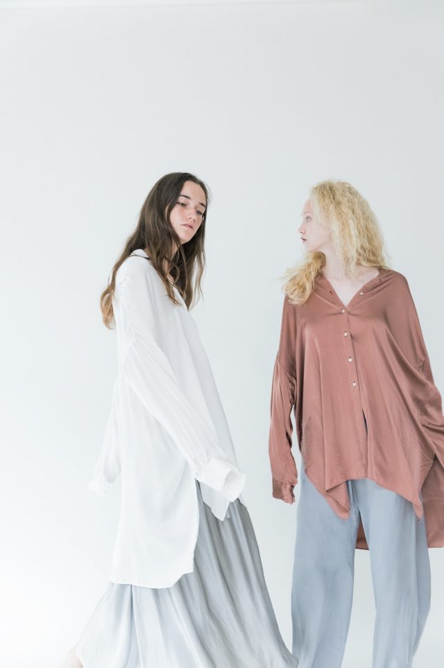 <p>(left) BLOUSE 060 & SKIRT 010  (Right) BLOUSE 060 & PANTS 064</p>
