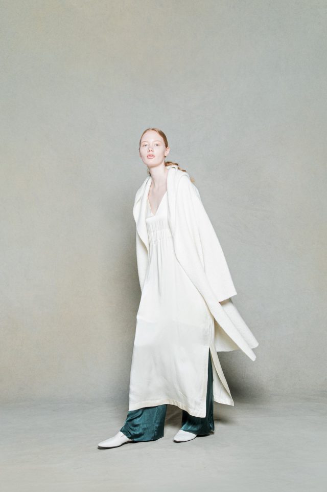 <h6>KNIT 062_natural<br />
DRESS 066_clove-ecru<br />
PANTS 064_forest-green</h6>
