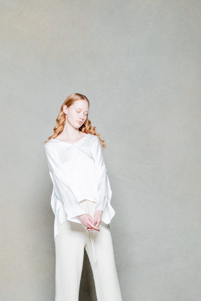 <h6>TOPS 093_natural<br />
KNIT 059_natural</h6>
