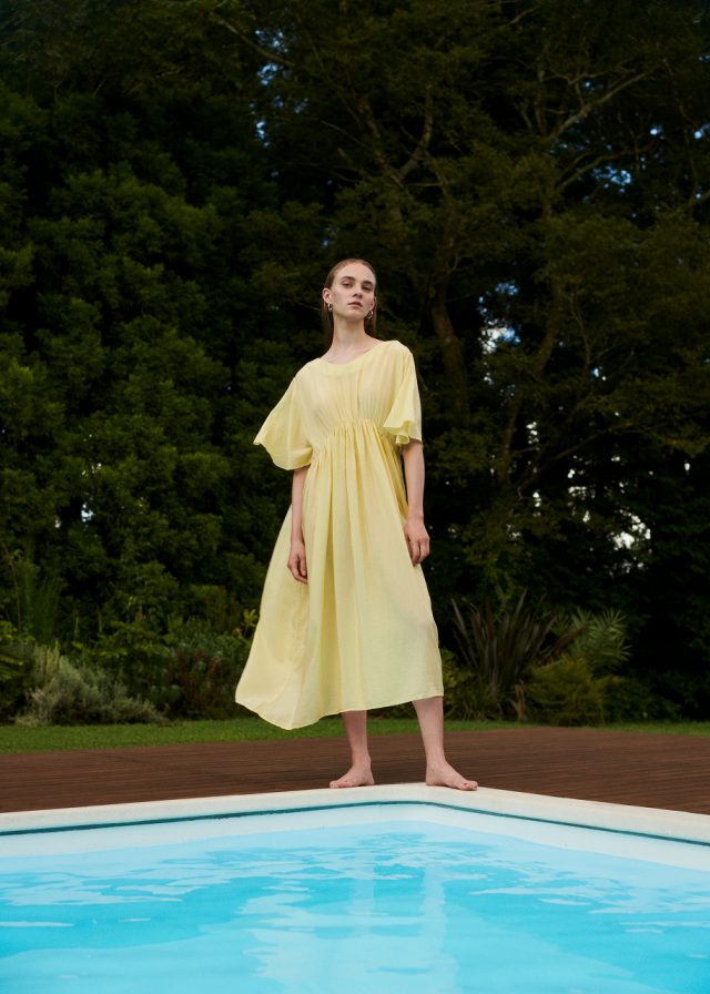 <h6>DRESS 073_camomille-cream</h6>
