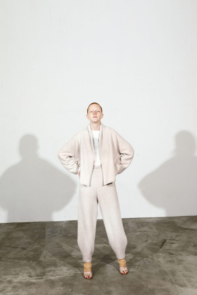 <h6>KNIT 083 & 084_BEIGE<br />
KNIT 092_CAMEL<br />
BLOUSE 075_NATURAL</h6>
