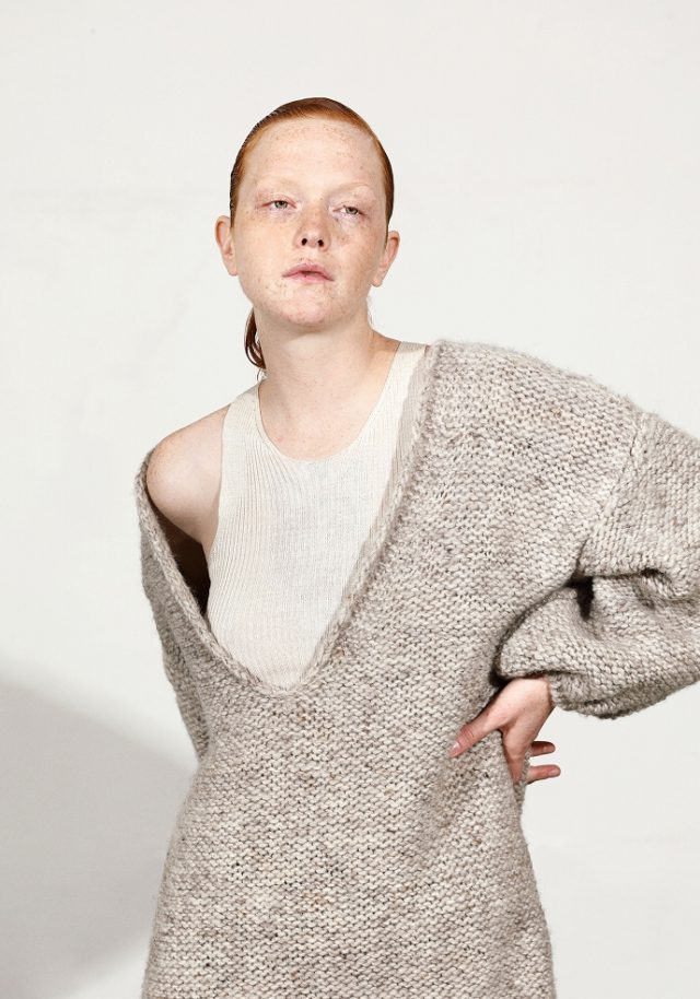 <h6>KNIT 049_BROWN<br />
KNIT 091_NATURAL<br />
KNIT 092_GRAY-KHAKI</h6>
