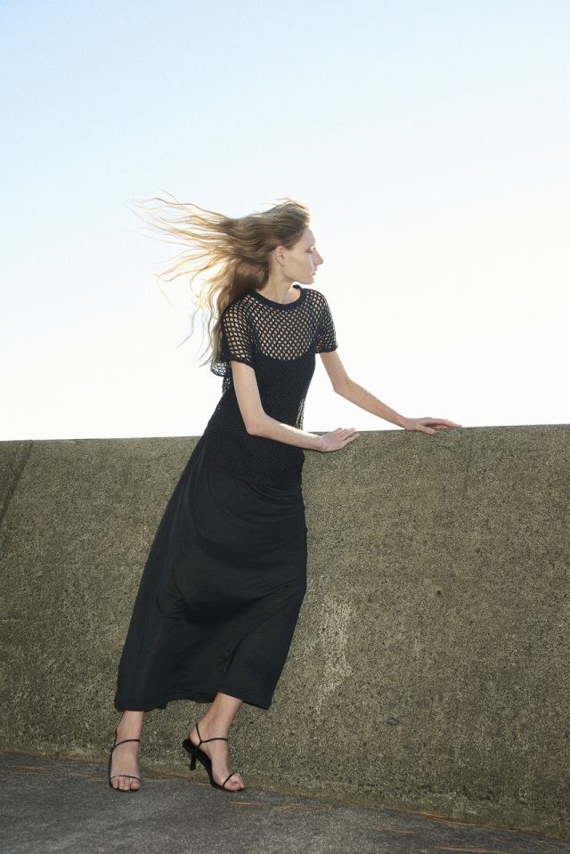 <h6>KNIT 103 & CUT-SAW 014_Col.black</h6>
