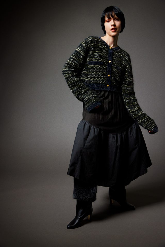 <h6>Mix border Cardigan_Col.black_KNIT165<br />
Cotton satin Skirt_Col.black_SKIRT066<br />
Raccoon Pants_Col.black_KNT084</h6>
