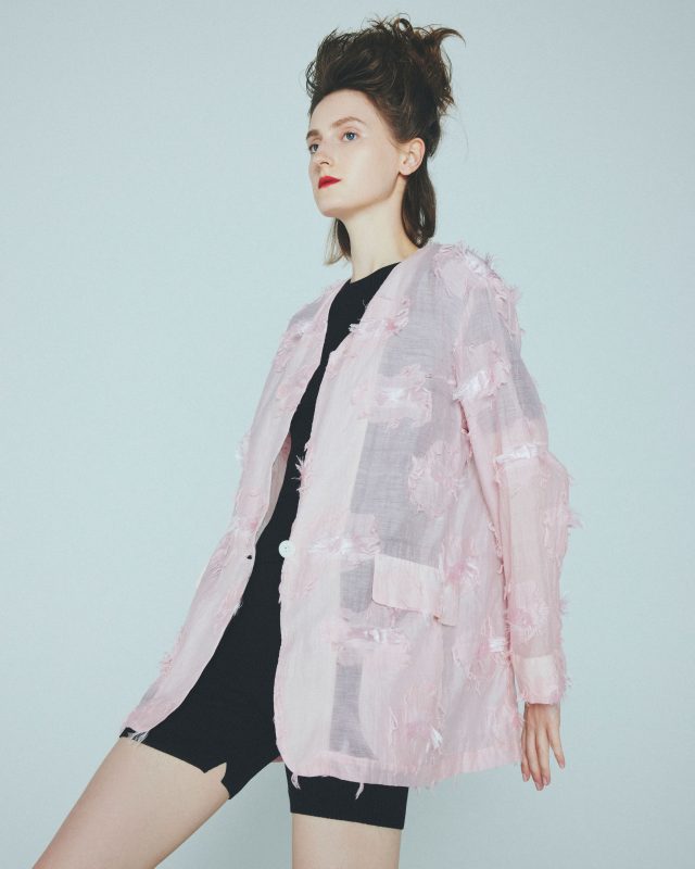 <h6>Cut jaquard Jacket_pink_JACKET 018<br />
Silk knit Set-up_black_KNIT 178 & 142</h6>
