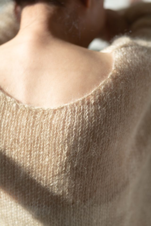 <h3>KNIT 152 FUKUGI-BEIGE SILK MOHAIR</h3>
