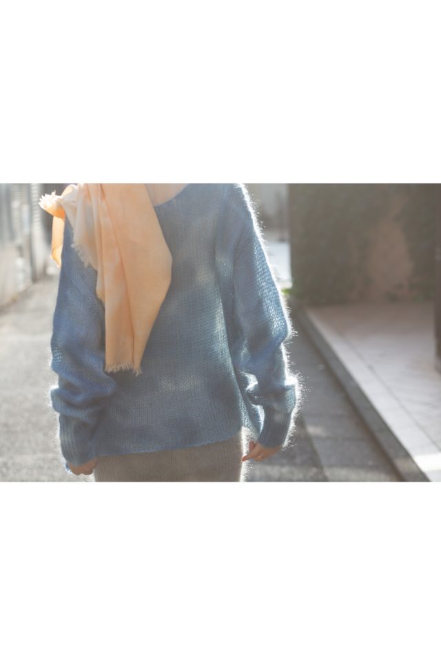 <h3>KNIT 152 INDIGO-BLUE SILK MOHAIR</h3>
<h3>SCARF001-3 SOIL-ORANGE COTTON SILK</h3>
